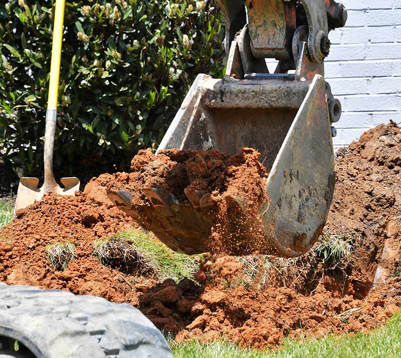 pelleteuse-creuse-trou-800x715